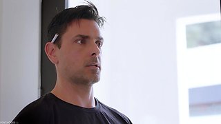 Delightful cougar beauty Annie King crazy adult clip