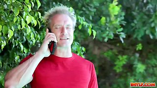 Odette Fox outdoor joy concludes up as a crazy nail inwards her mansion