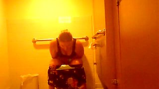 Voyeur tapes many partygirls taking a piss in a club toilet