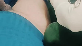 Bhabhi ne Chocolate llgakr nekala pani