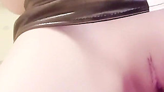 A Sexy Female Secretary with High Heels and Black Stockings Went to Her Boss's House on the Weekend and Was Given a Blowjob
