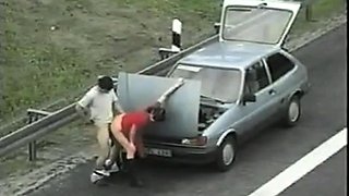 Riskantes Autobahnabenteuer eines deutschen Paares