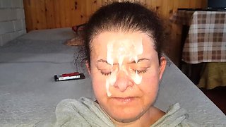 Cum fetish obsessed housewife rewarded with hot facial