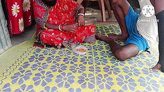 Desi bhabhi sharab pee kar land chusa
