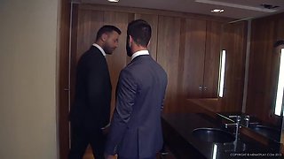 2 Wet - MENatPLAY