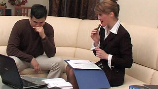 Martha a Milf executive seduces her assistant to get fucked