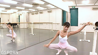 Sexy Japanese Teen Who Like Dancing Fucked in Hot JAV Gangbang