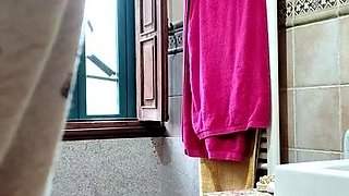 Lovely Amateur teen brunette masturbating outdoor