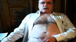 Amateur Masturbating Bear