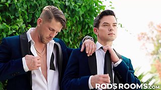 Dude Dakota Payne prepped to shag fuck-holes with Roman Todd