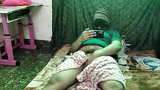ko gandi video dekhte big step sister ne pakad liya