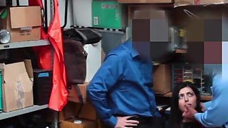 Big theft Audrey Royal caught and punished by security guard