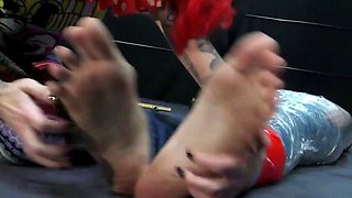 Tickle Wrestling Entertainment: Paula Bunion vs Punchy the
