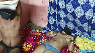 Hot girlfriend's ans boyfriend ke sath romance hot Desi style doggy style me pela girlfriend