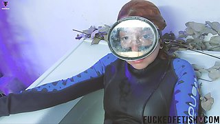 Cast Cute Redhead Actress Theater Underwater Cpr Apnea 1m