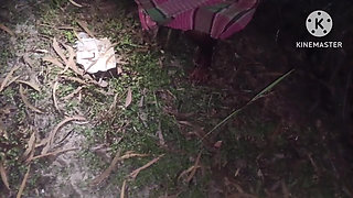 Desi bhabhi bathroom karne aaya hai