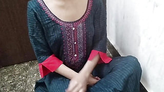 Uncle ne muze ghar pe bula kar jabar dasti pela