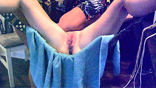 Mrspighole Has Fanny Shaved by Pighole - Slapped - Stretched to Squirt Like a Fountain