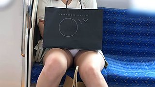 Asian amateurs enjoying sex in public