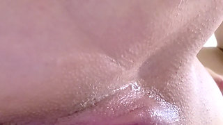 Ana Liz fucks her tight pussy with a dildo and enjoys fucking...