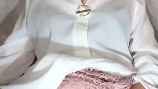 My friends wife Shokos first loan play - A wife with a beautiful face that looks like Ishikawa XX gives a sweaty cock that hasnt been washed in a hurry, inserting it into her small pussy even in a room, cleaning blowjob included