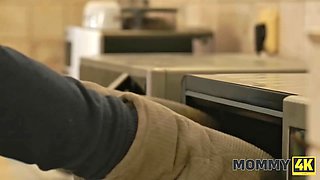 Mommy4k. test his schlong