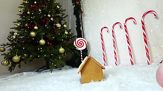A Giantess Christmas Blissmas