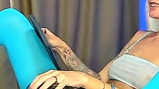 Broken Pantyhose Here Again!