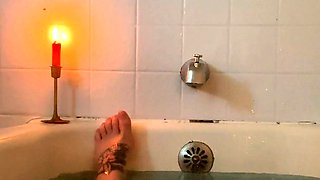 Amateur hottie solo masturbation