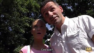 Hunt4k. elle a perdu son portefeuille mais a gagné une baise folle