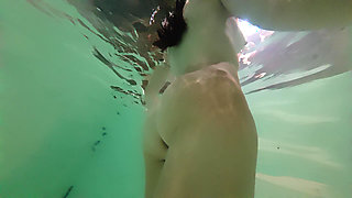 Risky Masturbation in the Swimming Pool