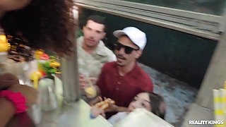 Food Truck Make Love