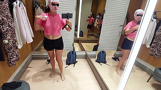 A Hot Amateur Latina Changes Clothes