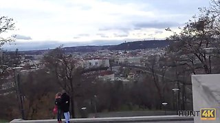 Hunt4k. rothaarige für geld vor ihrem freund gefickt
