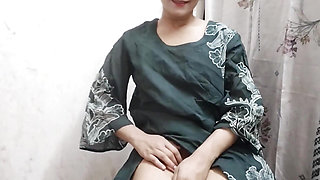 Step sister ko new dress dilwa kar jabar dasti pel diya