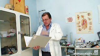 Mature Ruzena gyno fetish clinic doctor visit