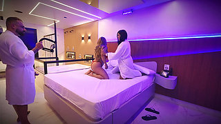 Hot Backstage I Fill the MILF's Pussy and Big Clit with Cum!