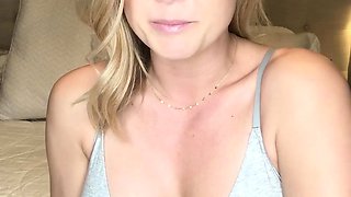 Big boobs milf masturbates with her dildo