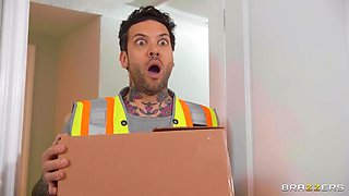 Atypical Delivery With Small Hands, Angel Youngs - Brazzers