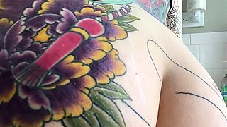 amateur amali2015 flashing ass on live webcam