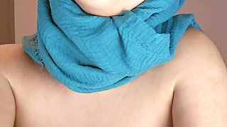 Fingers Deep Into My Pussy Mia Niqab
