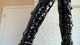 You're Under My Boots: Giantess Crush POV