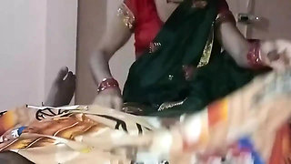 Jija Ji Ne Raat Me Sali Ko Farsh Par Litakar Raat Bhar Pelaa