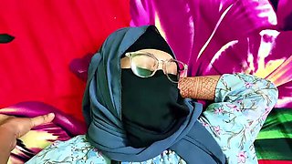 Sexy Indian Bhabhi Demands Donation and Gets Hardcore Fuck