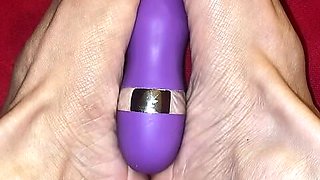 2.melove Playing with Her Dildo Friend with Her Small Feet