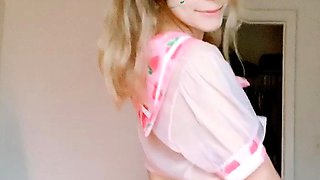 Hot amateur webcam teen masturbates for their fans