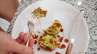 Molly's Making Breakfast With Molly Stewart - Brazzers