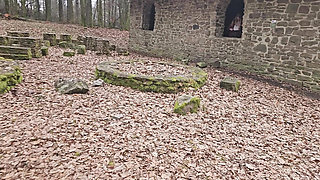 Outdoor Fick Am Keltenwall Mit Cumshot