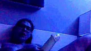 Cute amateur webcam teen girl toying pussy on webcam