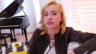 Smoking hot blonde is ready to do porn